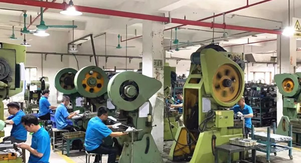 年關(guān)趕貨，匠心筑夢|廣有五金&東莞合頁?