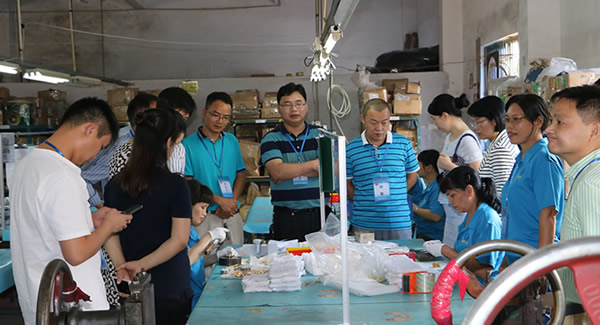 雙節(jié)致信 | 以“月光為禮，國慶作伴”致敬新老客戶的溫暖|廣有五金&東莞合頁?